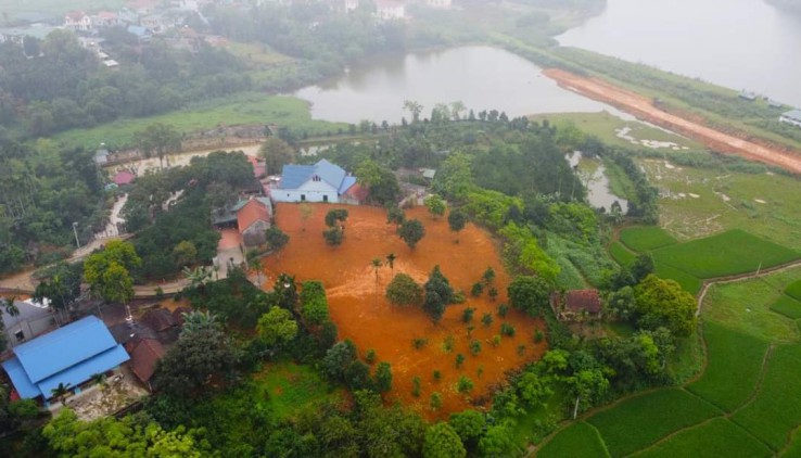 Bán đất Yên Bình , Thạch Thất,. 2700m giá chỉ 3,xtrieu/mét  vuông