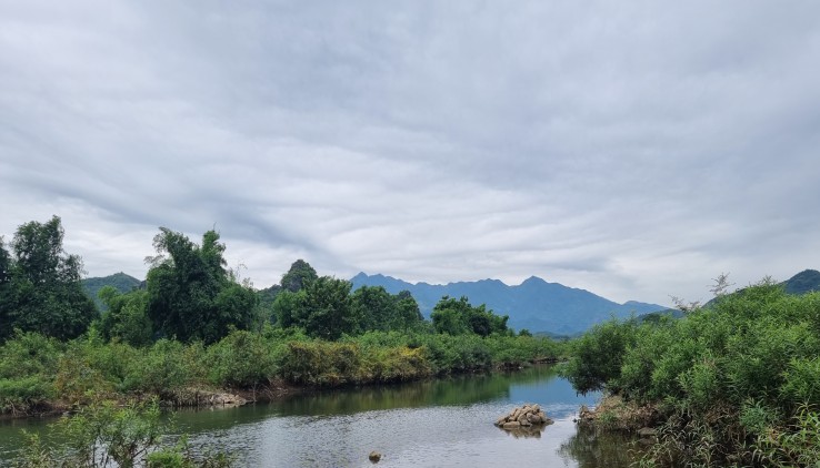 Bán 2000m2 đất vườn tại Sơn Thủy, Kim Bôi bám sông suối view cực đẹp
