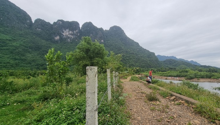 Bán 2000m2 đất vườn tại Sơn Thủy, Kim Bôi bám sông suối view cực đẹp