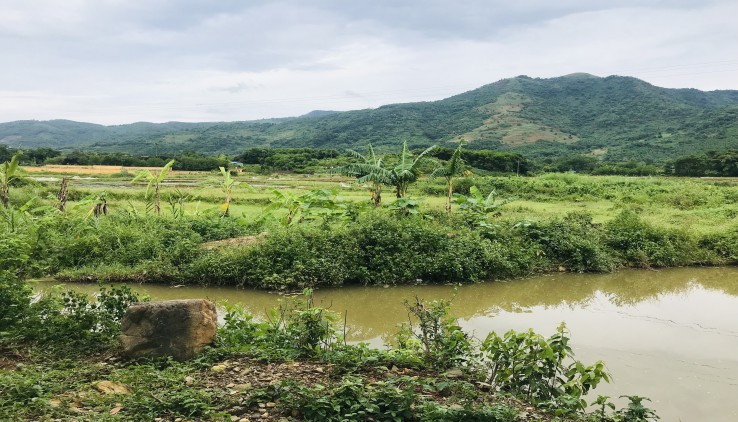 Bán đất hợp hoà 757m bám suối view cánh đồng bám đường trục chính.