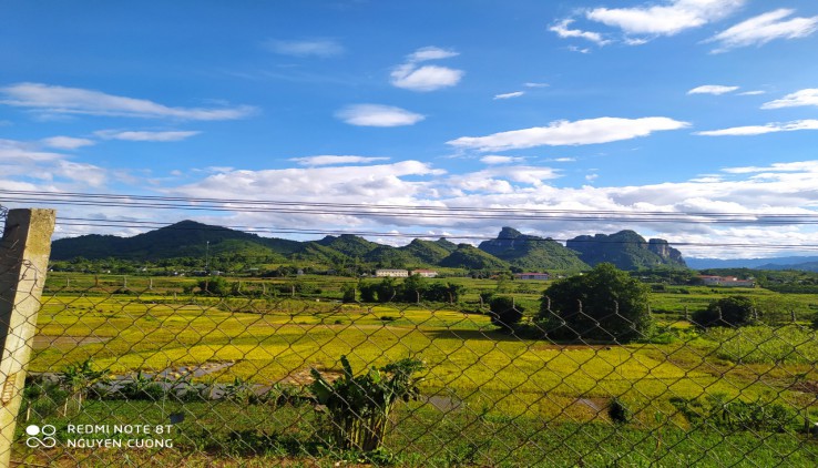 Cần bán lô đất bám đường trục chính liên xã tại Hợp Phong Cao Phong Hòa Bình. Tổng diện tích 2000m2