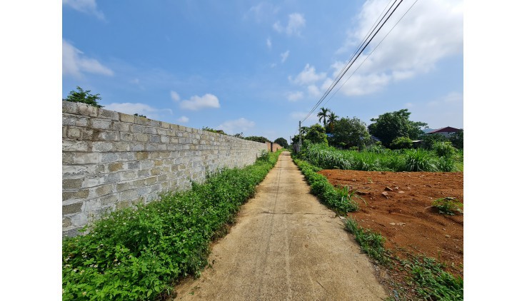 Bán đất Kim Bôi , dt 1300mw có 400m ont, khu vực đông dân cư, ngay gần Vrisort