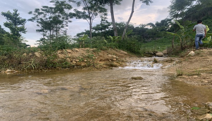 Bán đất kim bôi hơn 10ha đất bám suối cực đẹp ,cách hà nội 70km,oto tận đất