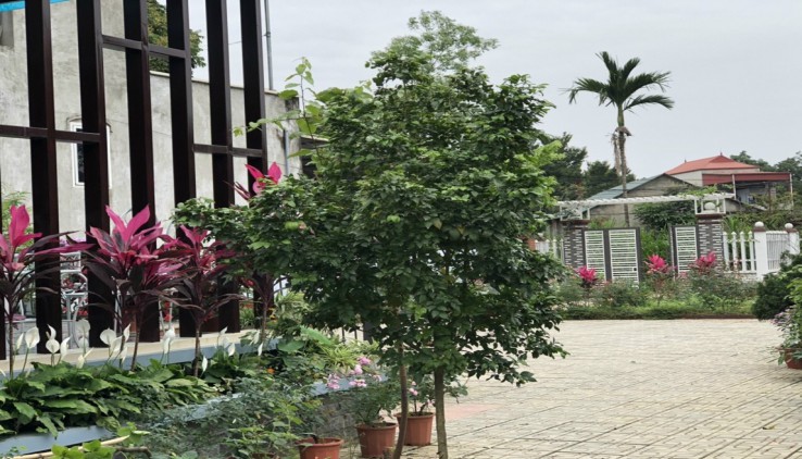 Cần bán khuôn viên biệt thự nhà vườn đẹp mới sẵn ở Tai Thủy Xuân Tiên, Chương Mỹ, HN Cach Đuờng HCM 300m