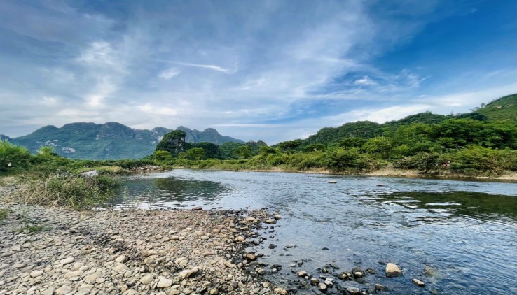 Bán đất Kim Bôi 6150m bám suối cực đẹp.cách hà nội chi 65km.