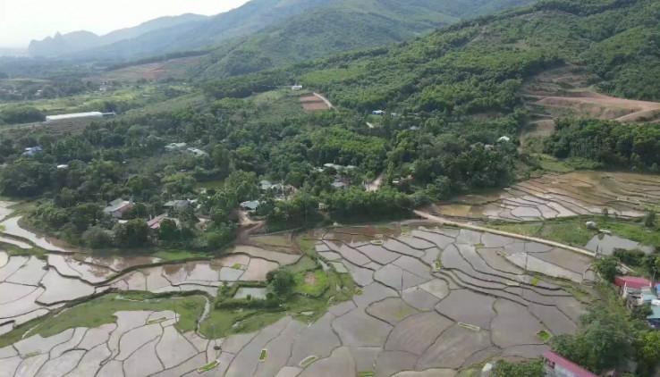 Bán đất lương sơn bám đường liên xã.cách hà nội 36km.