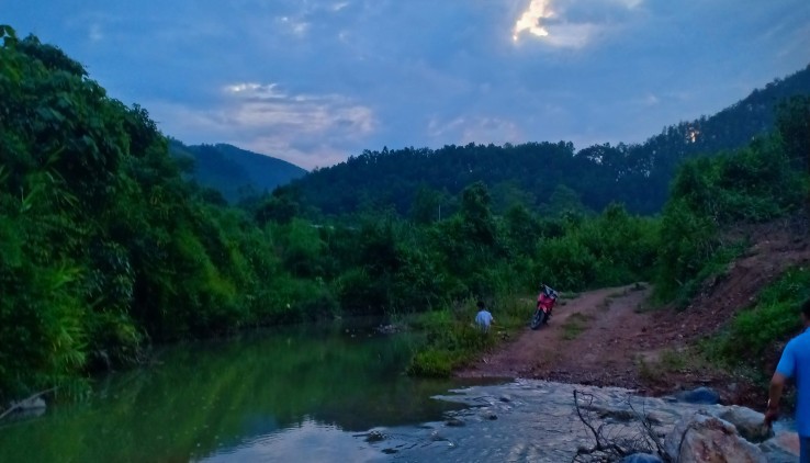 BÁN GẤP 1.4 HA ĐẤT LƯƠNG SƠN HÒA BÌNH LÀM DU LỊCH HOMESTAY. CÓ SUỐI, AO THẾ ĐẤT THUNG LŨNG TUYỆT ĐẸP. GIÁ MỀM NHƯ BÚN.