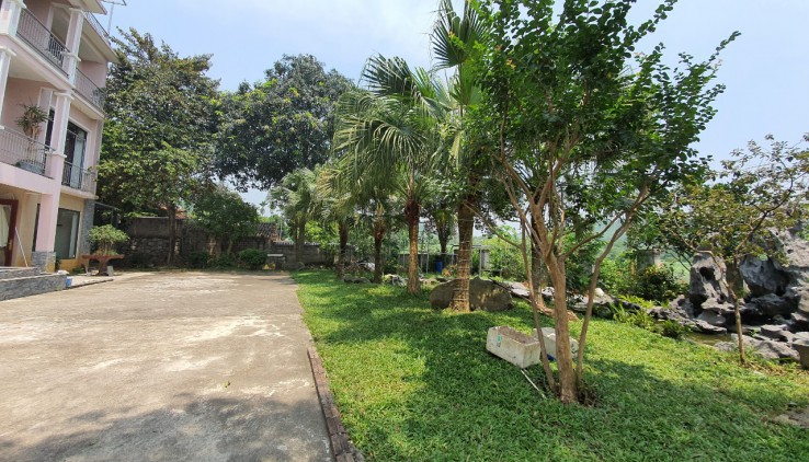 Cần bán khuôn viên nghỉ dưỡng tại Vân Hòa, Ba Vì Diện tích 1100m2.