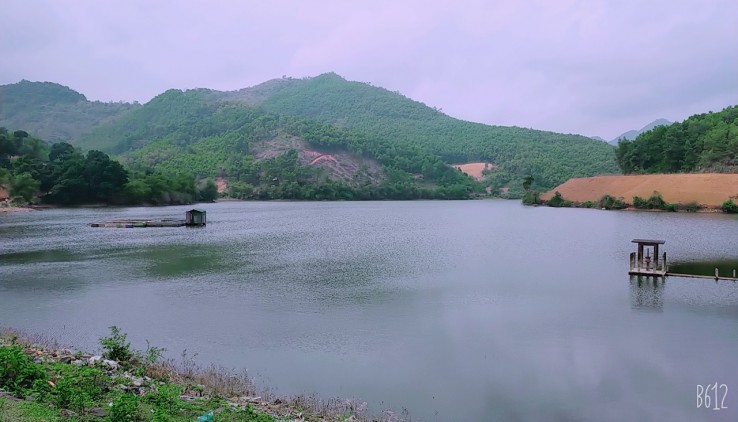 Cần chuyển nhượng 3,6 ha đất bám hồ Suối ong tại Lương Sơn Hòa Bình bám hồ 220m..
