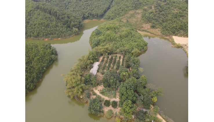 Bán 9700m bám hồ, view núi đá trập trùng gần Serena phù hợp làm nghỉ dưỡng tuyệt đỉnh