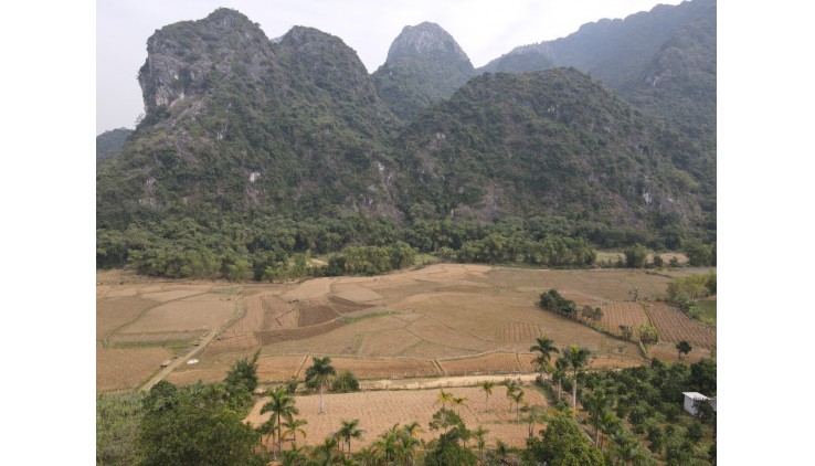 Bán 9700m bám hồ, view núi đá trập trùng gần Serena phù hợp làm nghỉ dưỡng tuyệt đỉnh