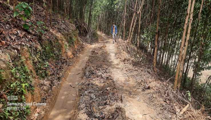 BÁN GẤP 6200m ĐẤT RSX KIM BÔI BÁM HỒ GẦN 40m VIEW CAO THOÁNG ĐẸP, GIÁ 600tr