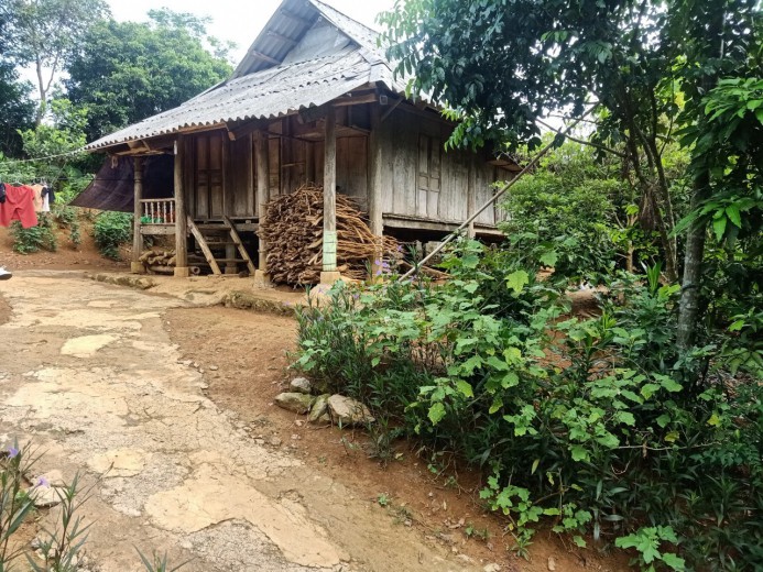 Cần bán đất thổ cư nghỉ dưỡng tặng nhà sàn nhỏ xinh tại Cao Phong Hòa Bình