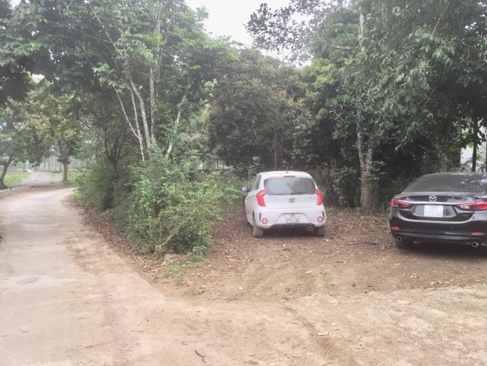 CẦN BÁN GẤP Lô đất thổ cư dt 805m2 tại Lương Sơn, mặt tiền bám đường bê tông 50m,xe cô tận đất,cách HN hơn 30km, giá hơn tỷ