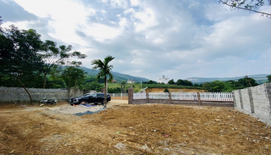 Bán đất Lương Sơn Hòa Bình dt 733m đất bám đường bê tông vuông vắn nở hậu!