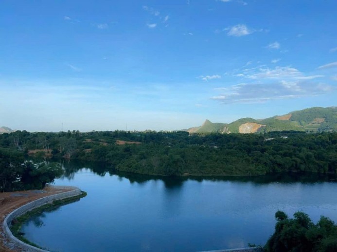 Bán 3729m2 mặt hồ Đập Đom Lương Sơn giá siêu khuyến mại
