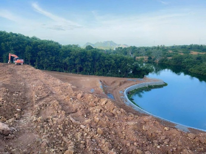 Bán 3729m2 mặt hồ Đập Đom Lương Sơn giá siêu khuyến mại