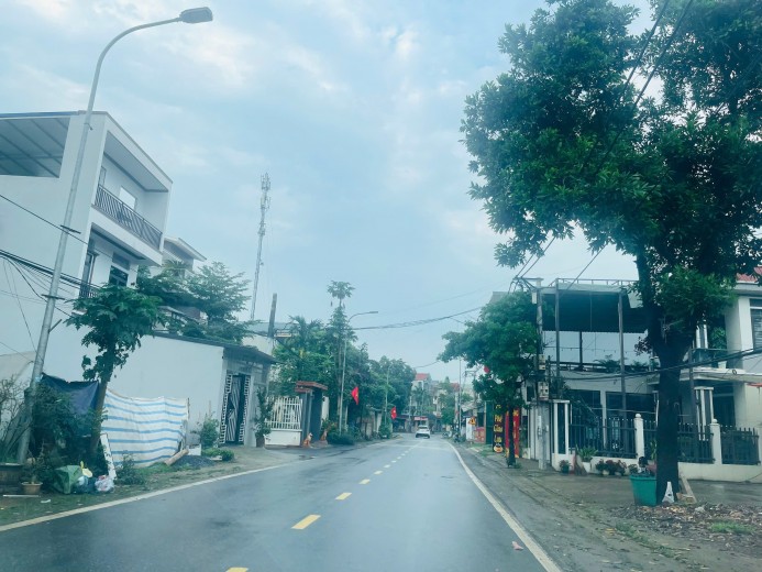 chính chủ gửi bán lô đất 3 mặt tiền nằm gần Trung Tâm chợ Phú Mãn  , Quốc Oai, Hà Nội