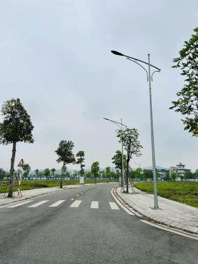 Cần bán phân lô trung tâm phố chợ Lương Sơn , Riverview  Hud,
