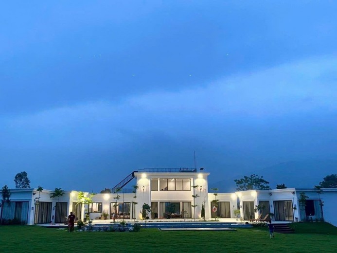 Bán khuôn viên 4344m2 tại Lương Sơn giá tình yêu
