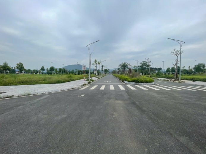 BÁN ĐẤT LÔ GÓC – ĐỐI DIỆN TRUNG TÂM THƯƠNG MẠI – TT LƯƠNG SƠN, HÒA BÌNH