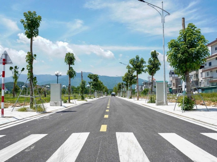 BÁN ĐẤT LÔ GÓC – ĐỐI DIỆN TRUNG TÂM THƯƠNG MẠI – TT LƯƠNG SƠN, HÒA BÌNH