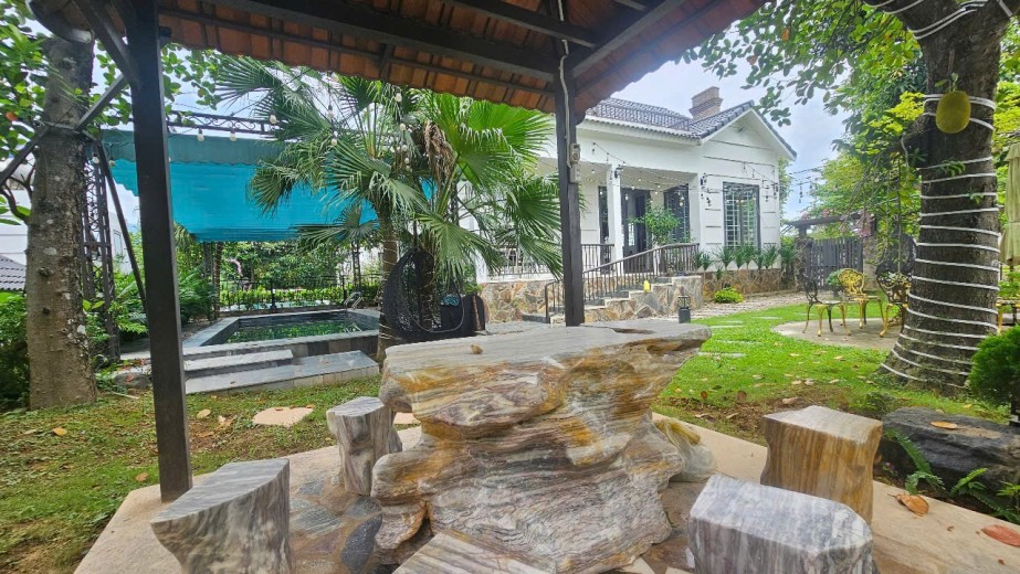 Chính chủ gửi bán lại căn nhà vườn với đầy đủ các tiện ích  Vị trí tại (CƯ YÊN - LƯƠNG SƠN - HÒA BÌNH )