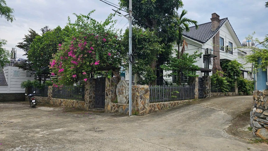 Chính chủ gửi bán lại căn nhà vườn với đầy đủ các tiện ích  Vị trí tại (CƯ YÊN - LƯƠNG SƠN - HÒA BÌNH )