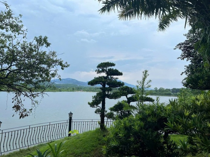 Chủ gửi bán căn viilla đang kinh doanh homestay Bán hồ tại thôn Miễu , xã Tiến Xuân, huyện Thạch Thất, Hà Nội
