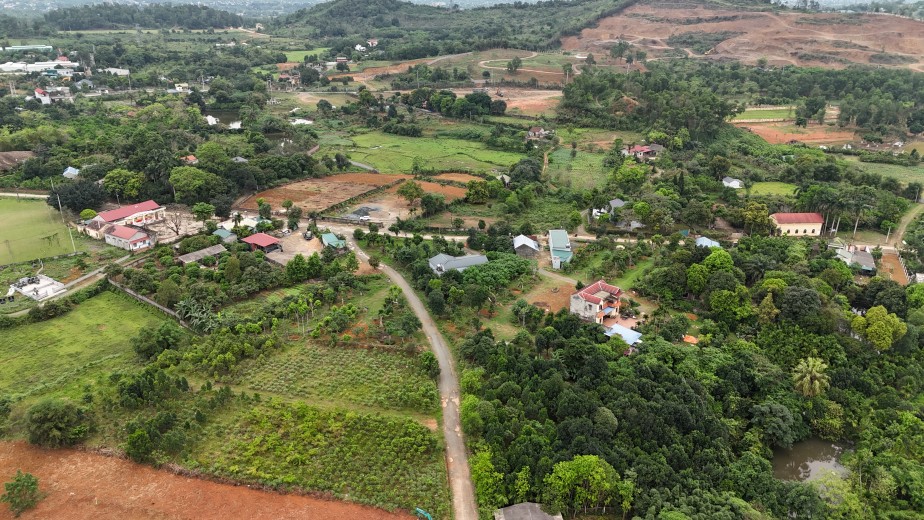 Bán đấy Lương Sơn Hoà Bình gần đường Đông Dương, vị trí đẹp giá cực tốt.