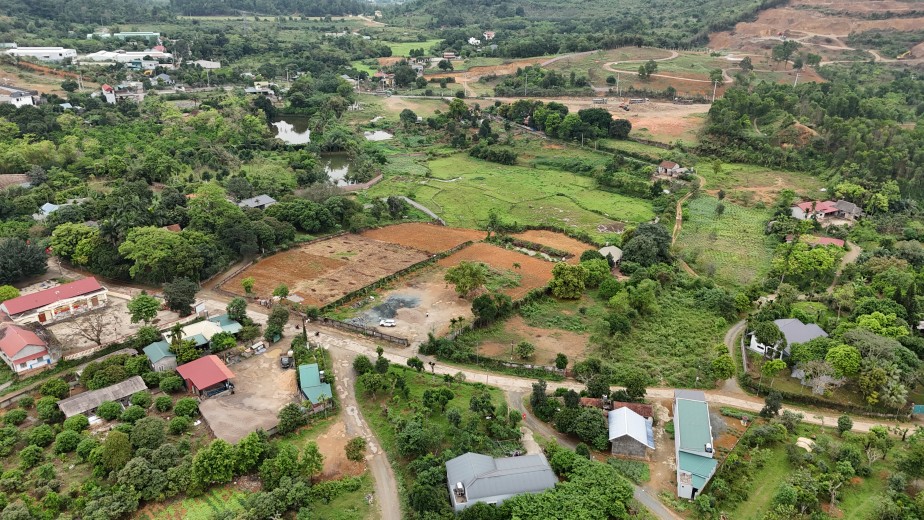 Bán đấy Lương Sơn Hoà Bình gần đường Đông Dương, vị trí đẹp giá cực tốt.