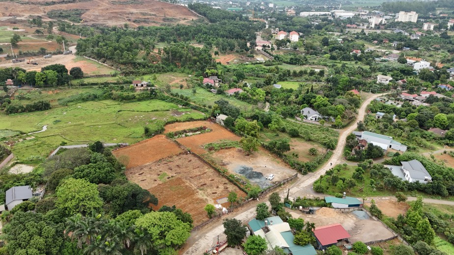 Bán đấy Lương Sơn Hoà Bình gần đường Đông Dương, vị trí đẹp giá cực tốt.