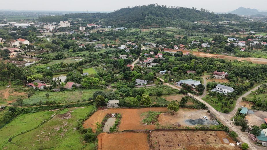 Bán đấy Lương Sơn Hoà Bình gần đường Đông Dương, vị trí đẹp giá cực tốt.