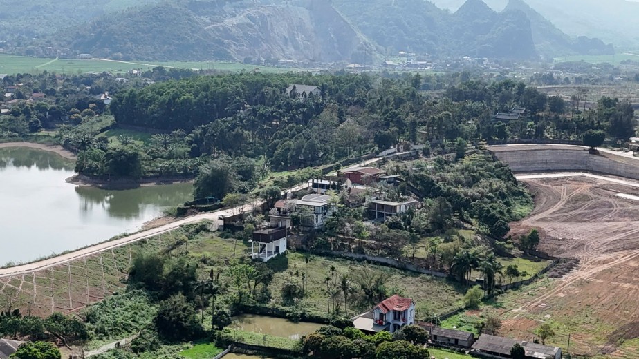 Bán đất Lương Sơn Hòa Bình, view hồ sẵn khuôn viên xanh công năng đầy đủ