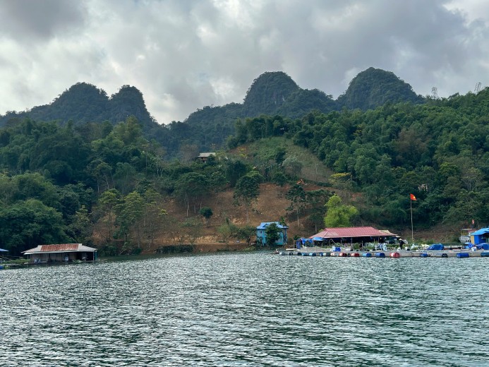 SIÊU PHẨM “VỊNH HẠ LONG TRÊN CẠN” – ĐẤT NGHỈ DƯỠNG LÒNG HỒ HOÀ BÌNH
