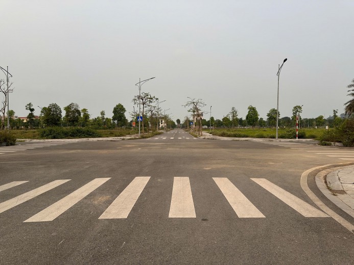 BÁN DẤT LƯƠNG SƠN HÒA BÌNH 182M GẦN CÁC DỰ ÁN TRUNG TÂM GIAO THƯƠNG.